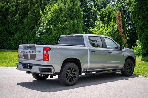 Sterling Gray Metallic 2023 Chevrolet Silverado 1500 Custom