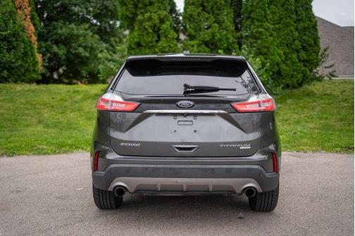 Magnetic Metallic 2019 Ford Edge Titanium