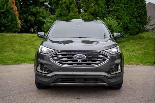 Magnetic Metallic 2019 Ford Edge Titanium