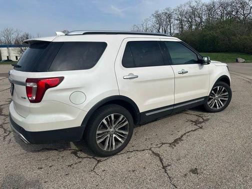White Platinum Metallic Tri-Coat 2017 Ford Explorer Platinum