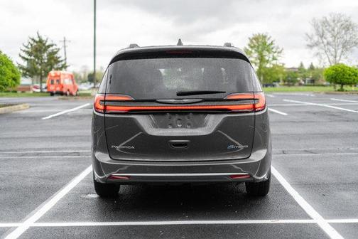 2022 Chrysler Pacifica L