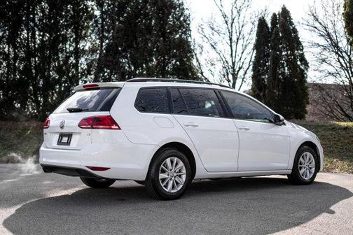 2017 Volkswagen Golf SportWagen TSI S