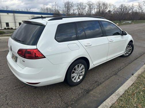 2017 Volkswagen Golf SportWagen TSI S