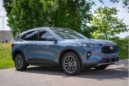 Vapor Blue Metallic 2026 Ford Escape PHEV SE