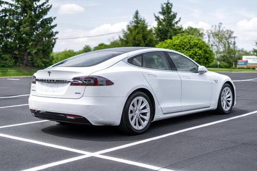 2016 Tesla Model S 90D