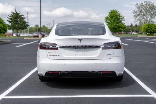 2016 Tesla Model S 90D