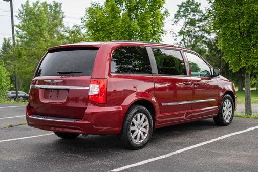 2014 Chrysler Town & Country Touring