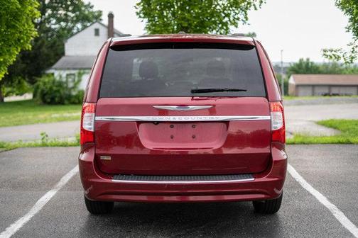 2014 Chrysler Town & Country Touring