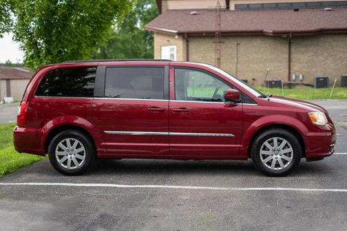2014 Chrysler Town & Country Touring