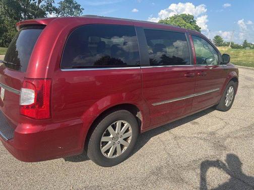 2014 Chrysler Town & Country Touring