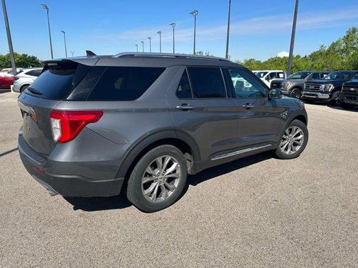 Carbonized Gray Metallic 2023 Ford Explorer Limited