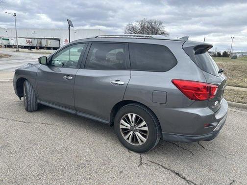 2019 Nissan Pathfinder SV