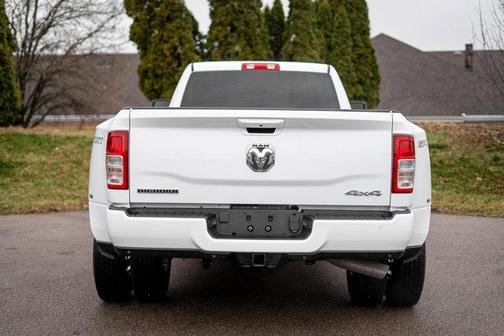 2024 RAM 3500 Big Horn Crew Cab 4x4 8' Box