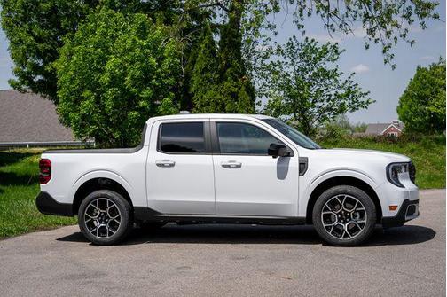 Oxford White 2026 Ford Maverick Lariat