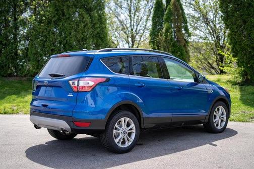 Lightning Blue Metallic 2017 Ford Escape SE