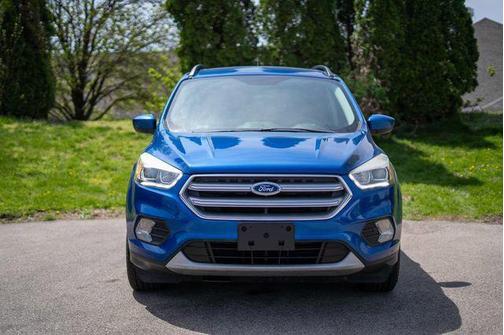 Lightning Blue Metallic 2017 Ford Escape SE