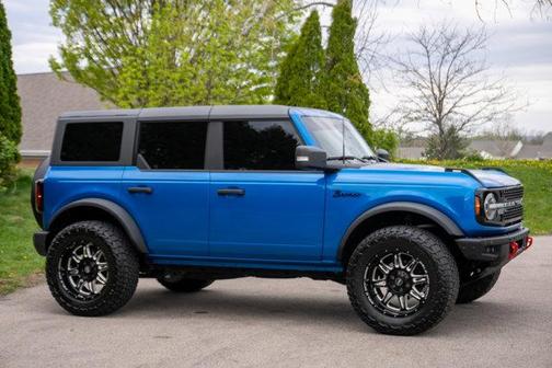 Velocity Blue Metallic 2024 Ford Bronco Wildtrak