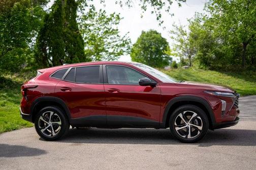 Crimson Metallic 2024 Chevrolet Trax FWD 1RS