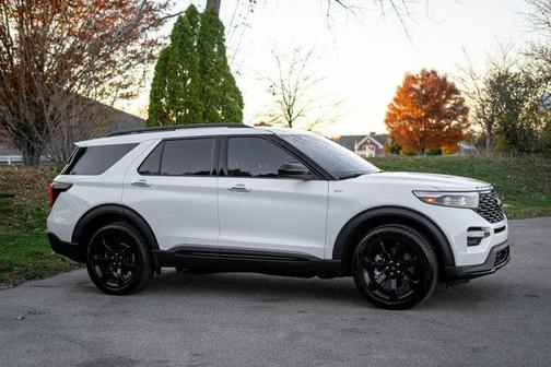 2023 Ford Explorer ST-Line