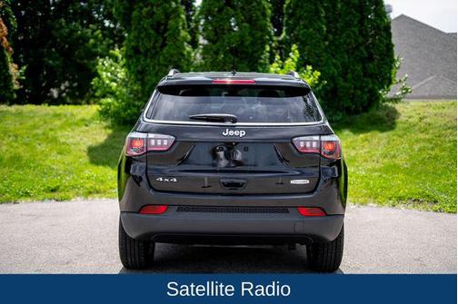 Diamond Black Crystal Pearlcoat 2018 Jeep Compass Latitude