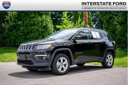 Diamond Black Crystal Pearlcoat 2018 Jeep Compass Latitude
