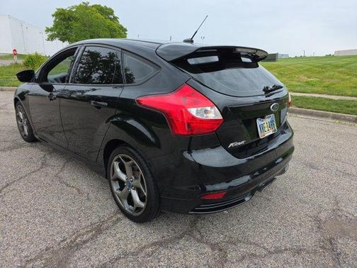 Tuxedo Black Metallic 2014 Ford Focus ST