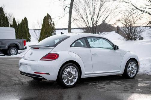 2019 Volkswagen Beetle 2.0T SE