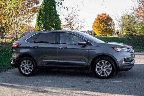 2022 Ford Edge Titanium
