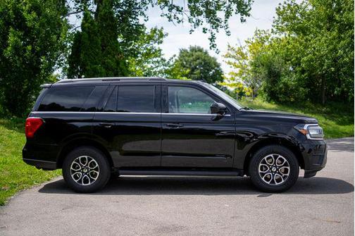 Agate Black Metallic 2024 Ford Expedition XLT