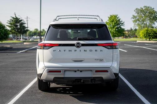 2023 Nissan Pathfinder Platinum 4WD