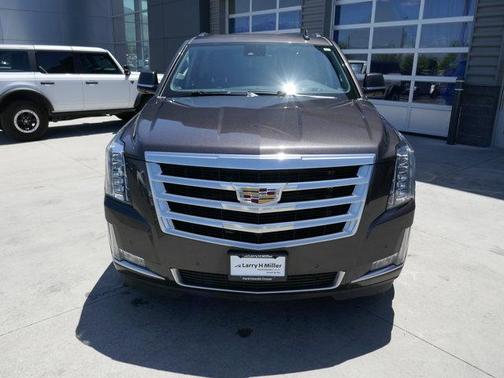 2017 Cadillac Escalade ESV Luxury