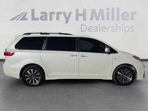 2019 Toyota Sienna XLE Premium