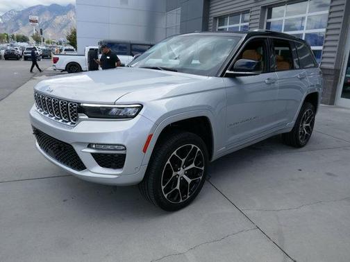 2022 Jeep Grand Cherokee Summit