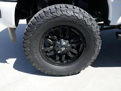 2025 Ford F-350 Lariat Super Duty
