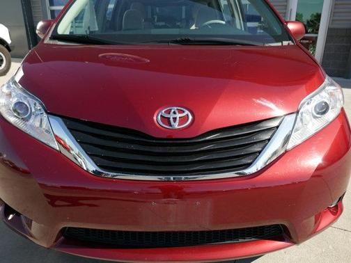 2014 Toyota Sienna LE