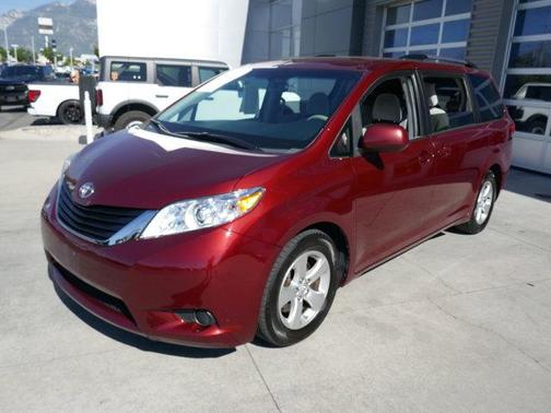 2014 Toyota Sienna LE