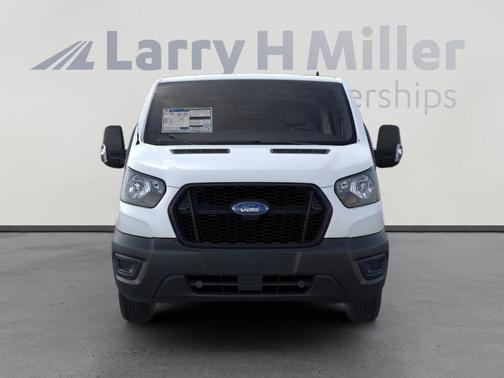 2025 Ford Transit-150 XL