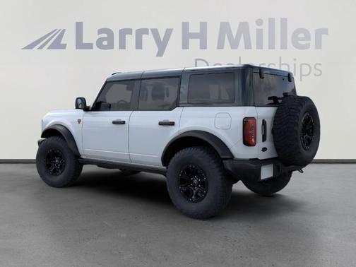 Oxford White 2026 Ford Bronco Badlands