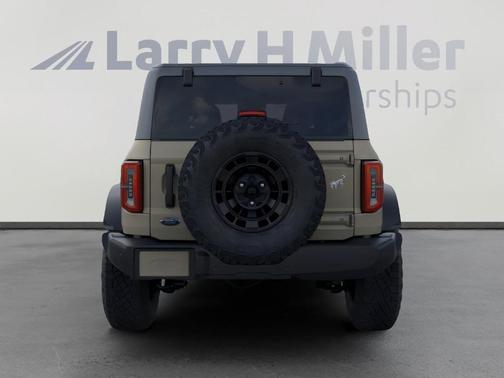 Desert Sand 2026 Ford Bronco Outer Banks
