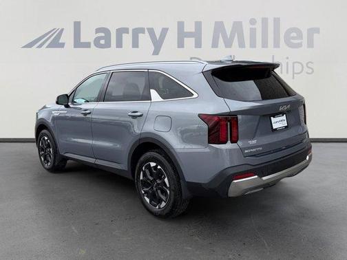 Everlasting Silver 2025 Kia Sorento S