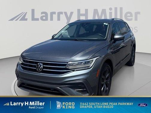 Platinum Gray Metallic 2022 Volkswagen Tiguan 2.0T SE