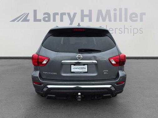 2019 Nissan Pathfinder SL