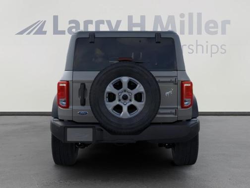 Carbonized Gray Metallic 2026 Ford Bronco Big Bend