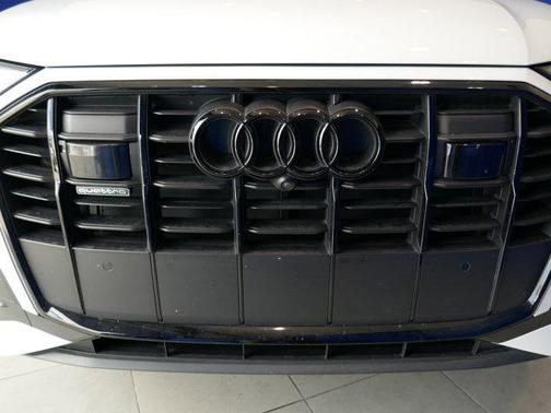 2022 Audi Q7 55 Premium Plus