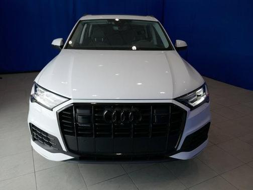 2022 Audi Q7 55 Premium Plus