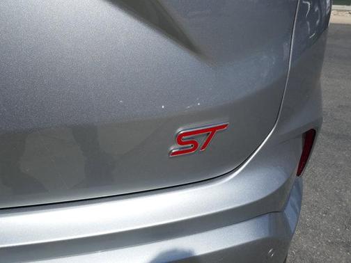2020 Ford Edge ST