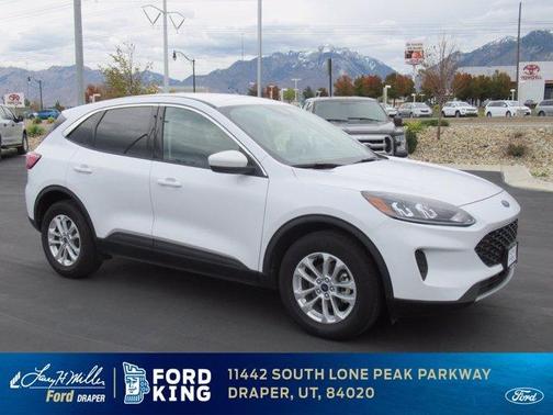 Photo 1 of 20 of 2020 Ford Escape SE