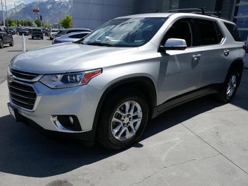2020 Chevrolet Traverse LT Cloth