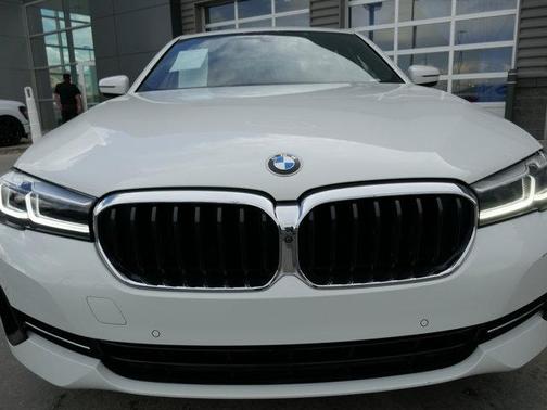 2021 BMW 530 i