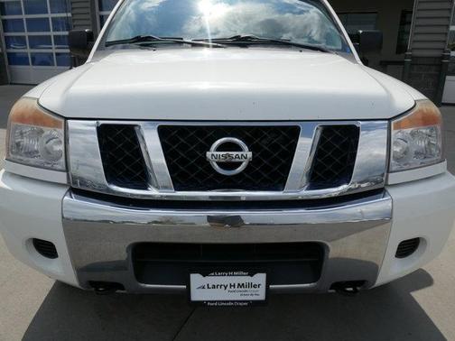 2009 Nissan Titan SE Crew Cab